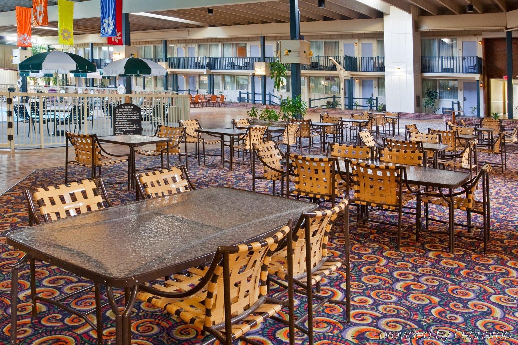 Hotel Ramada By Wyndham Uniontown Restaurante foto