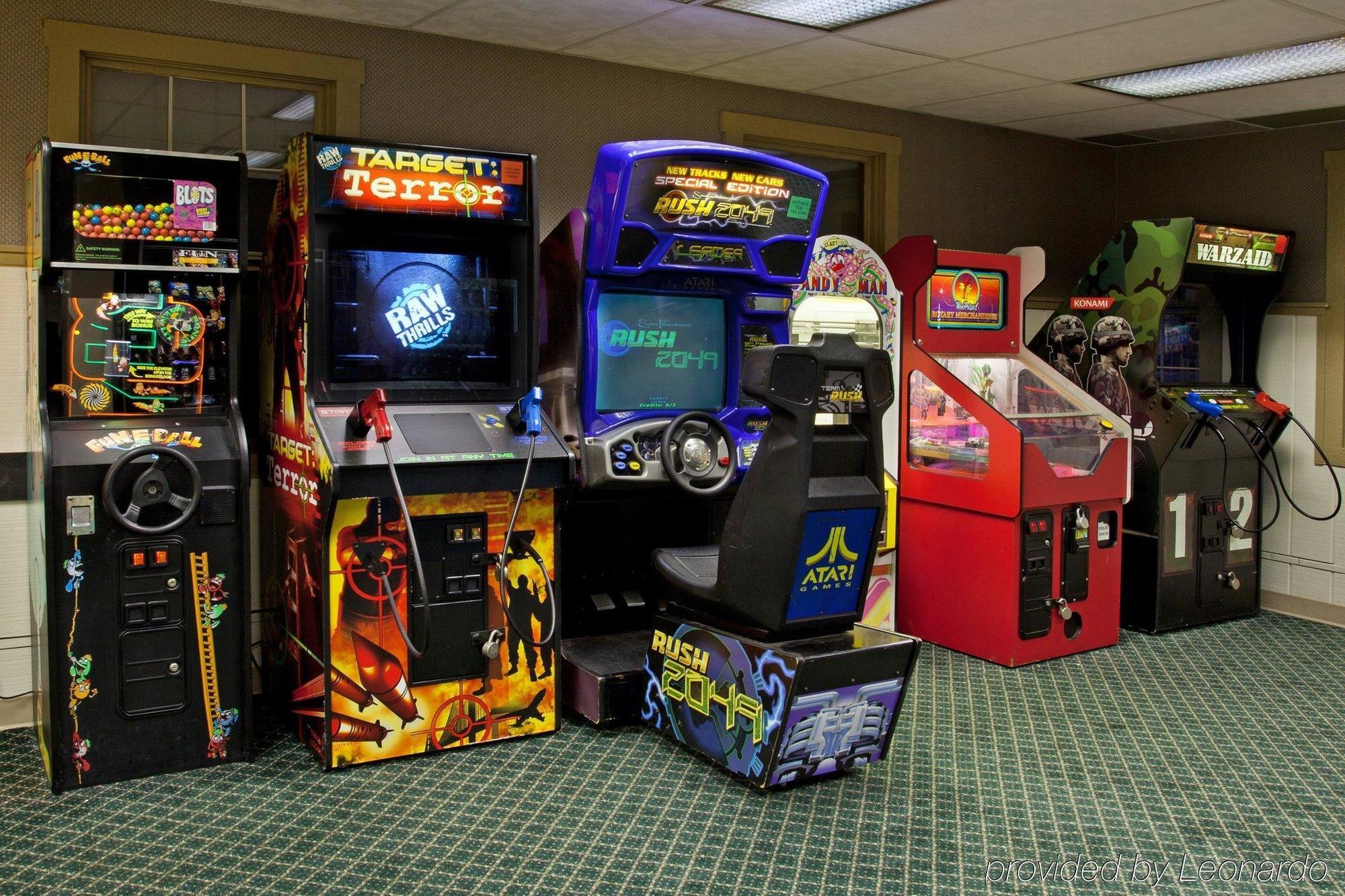 Hotel Ramada By Wyndham Uniontown Facilidades foto