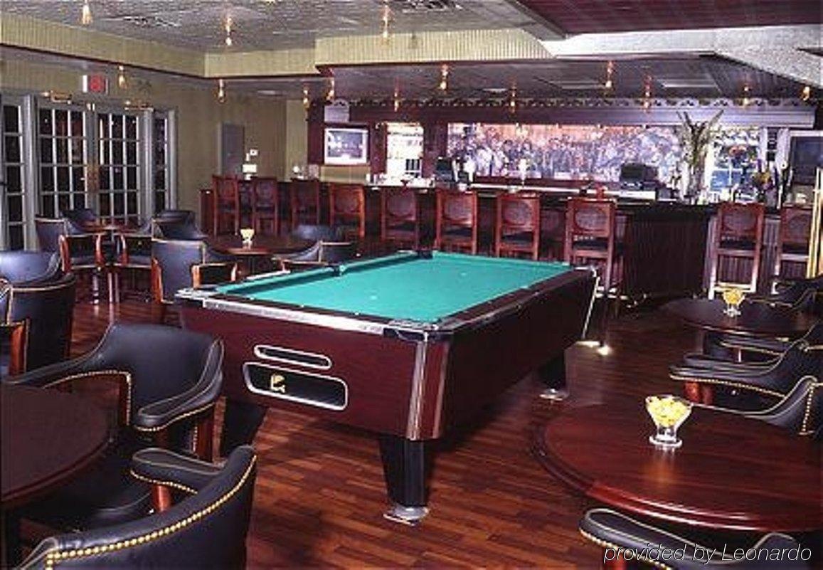Hotel Ramada By Wyndham Uniontown Facilidades foto